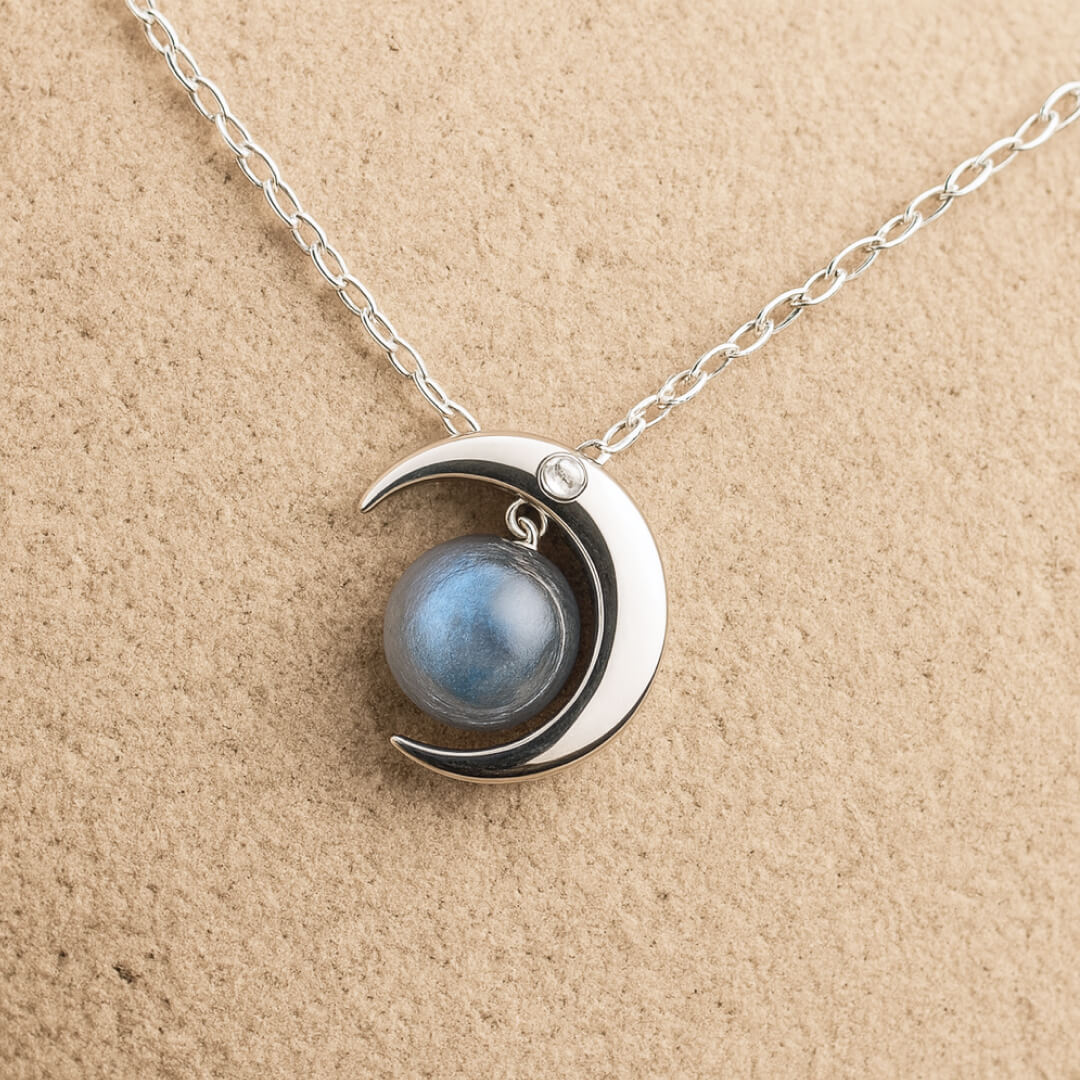 “Enchanted Moon” Pendant in Labradorite & Silver