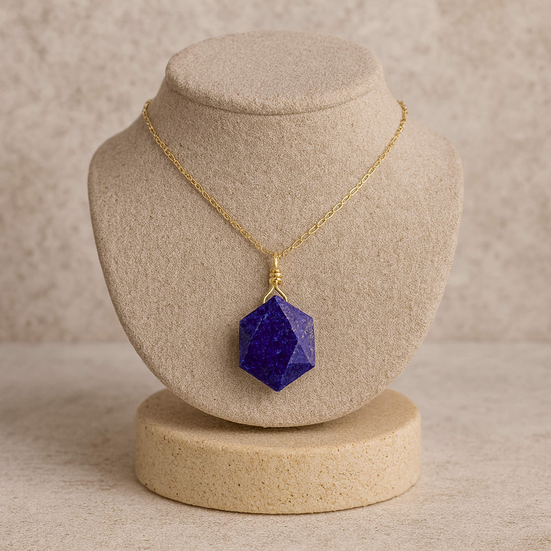 “Guardian Star” Pendant in Lapis Lazuli or Labradorite
