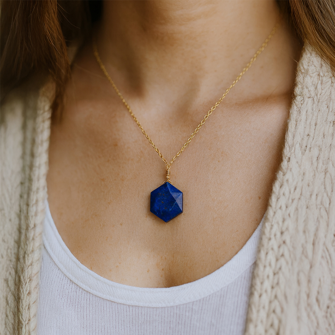 “Guardian Star” Pendant in Lapis Lazuli or Labradorite